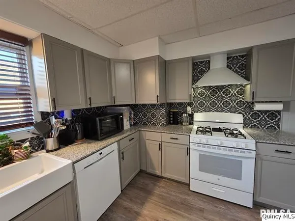 $169,500 | 1431 Spruce Street, Quincy, IL 62301