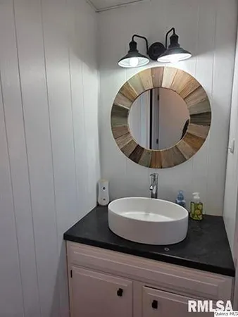 $169,500 | 1431 Spruce Street, Quincy, IL 62301