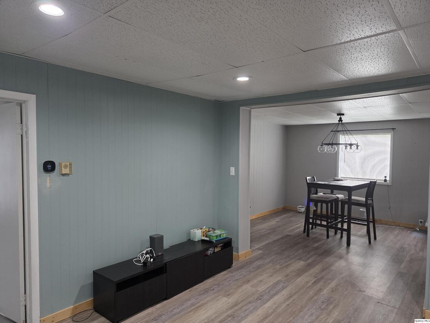 1431 Spruce Street Quincy, IL 62301 - Photo 3 of 32