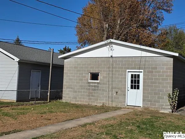 $169,500 | 1431 Spruce Street, Quincy, IL 62301