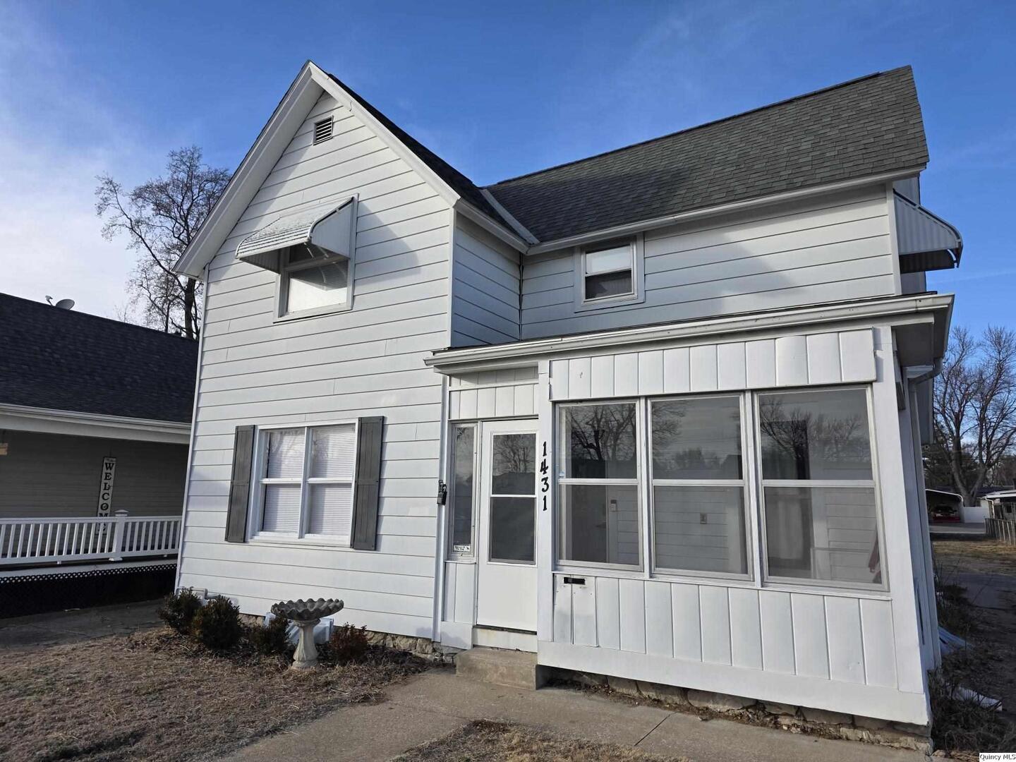 1431 Spruce Street Quincy, IL 62301 - Photo 35 of 36 a view of white house