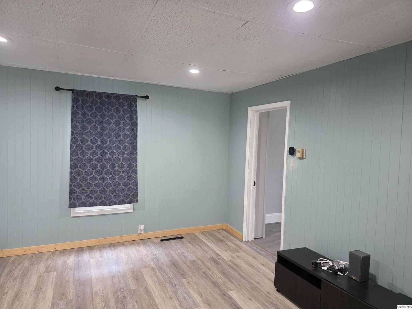 1431 Spruce Street Quincy, IL 62301 - Photo 4 of 32