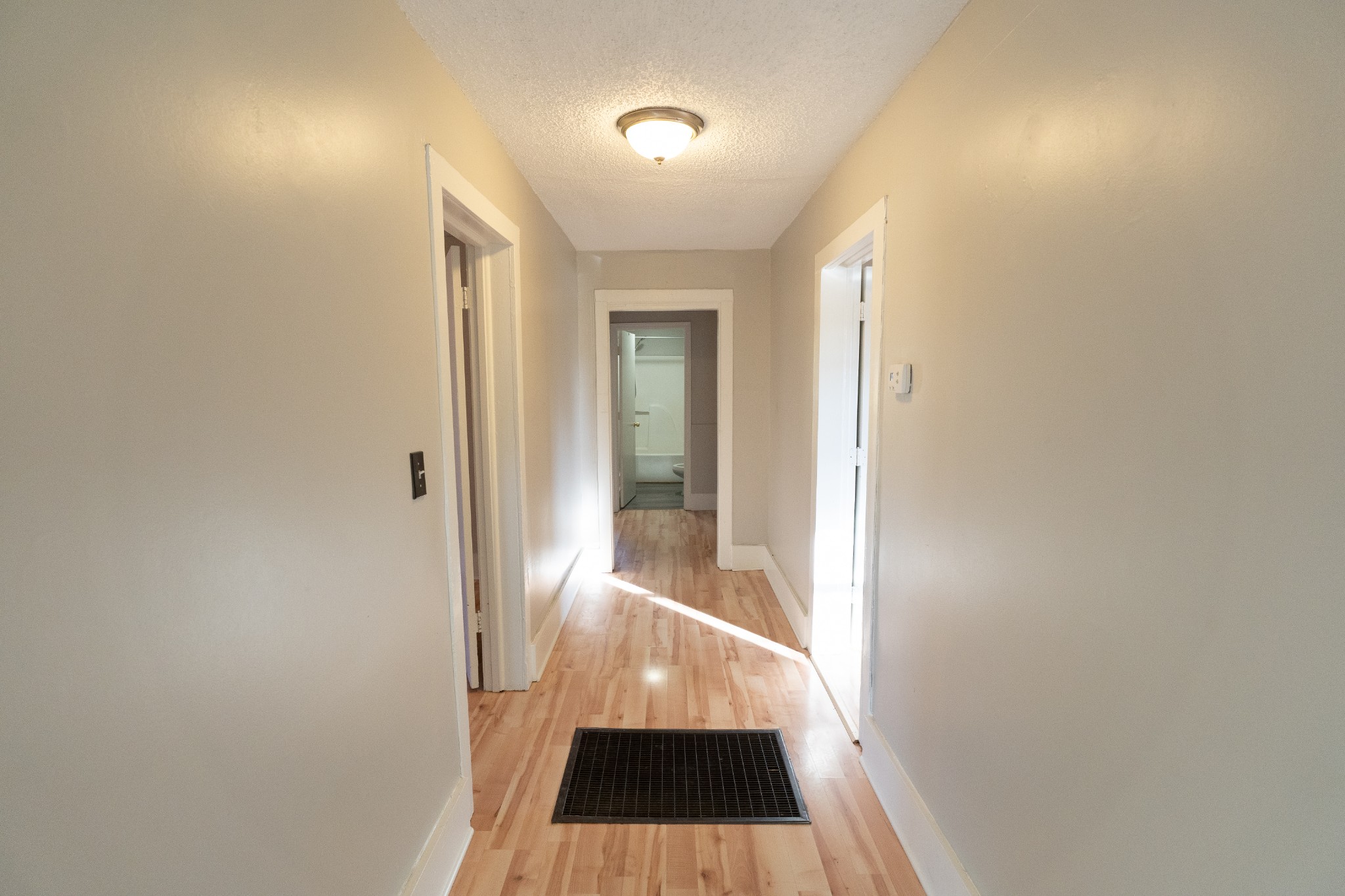 909 Lischey Avenue Nashville, TN 37207 - Photo 7 of 9 a view of a hallway