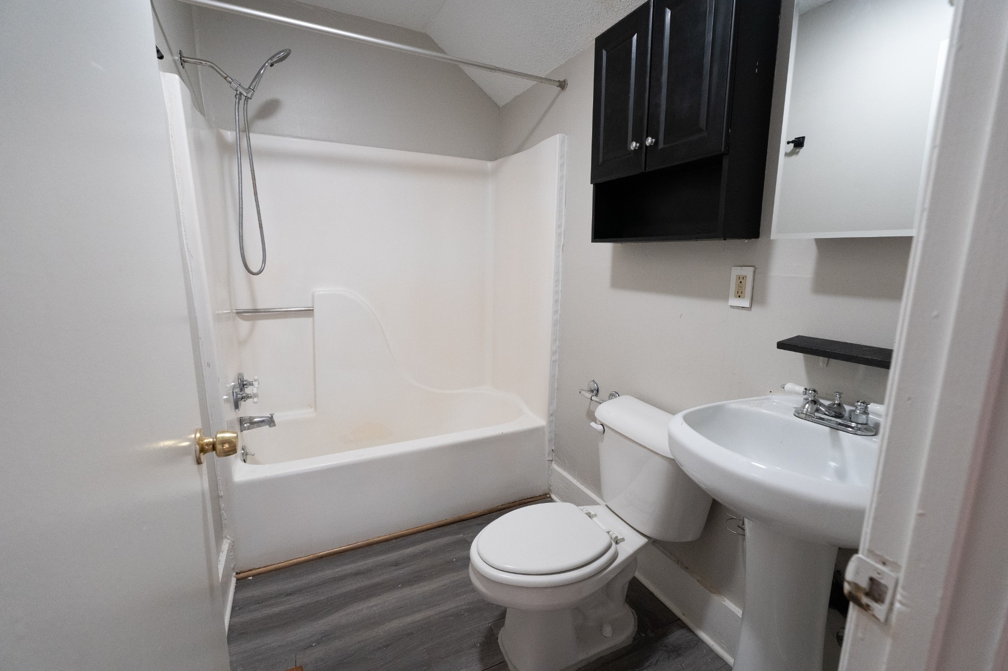 909 Lischey Avenue Nashville, TN 37207 - Photo 8 of 9 a bathroom with a sink toilet and shower