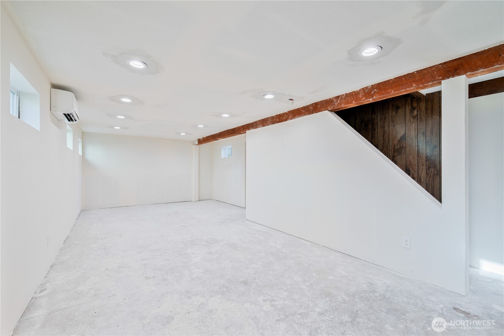 136 3rd Avenue Southwest Castle Rock, WA 98611 - Photo 16 of 40 a view of an empty room