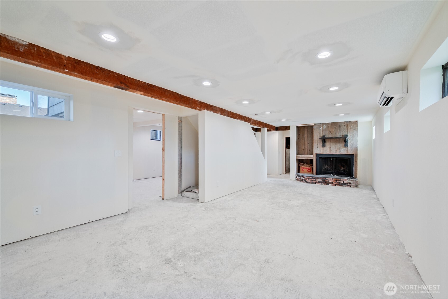 136 3rd Avenue Southwest Castle Rock, WA 98611 - Photo 17 of 40 a view of an empty room with a cabinet
