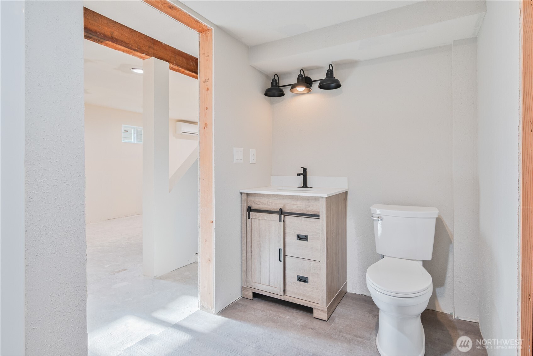 136 3rd Avenue Southwest Castle Rock, WA 98611 - Photo 18 of 40 a bathroom with a toilet sink and shower