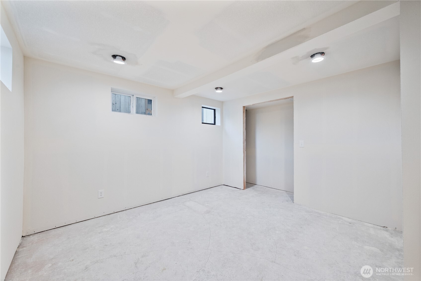 136 3rd Avenue Southwest Castle Rock, WA 98611 - Photo 22 of 39 a view of an empty room