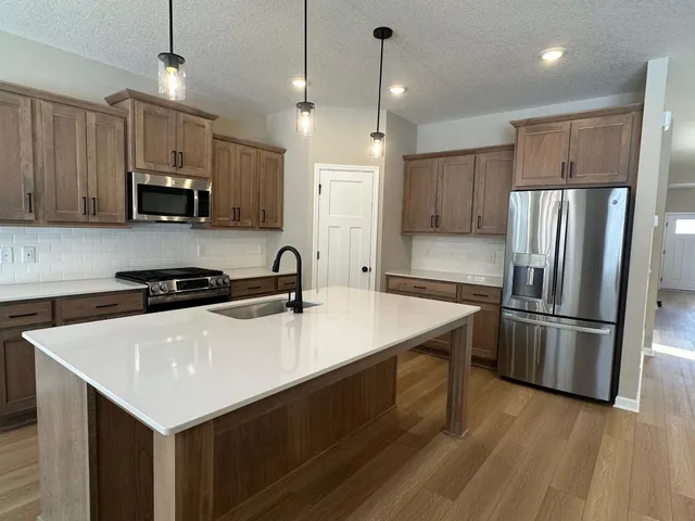 $693,520 | 20064 Glenbrook Path, Lakeville, MN 55044