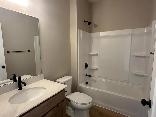 $693,520 | 20064 Glenbrook Path, Lakeville, MN 55044