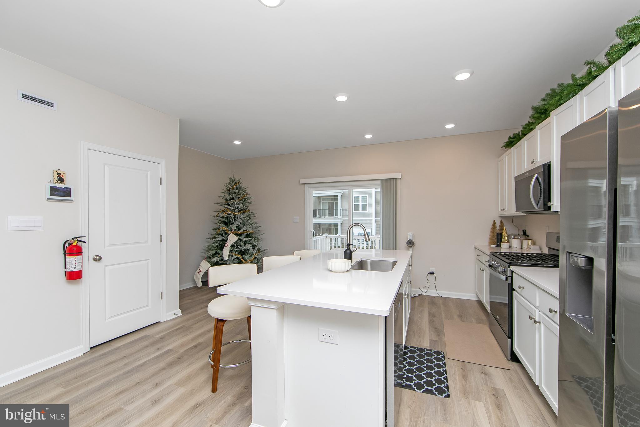 272 Macoun Way Glassboro, NJ 08028 - Photo 14 of 44 Eat-In Kitchen