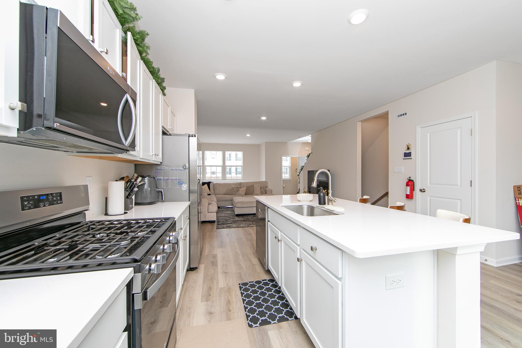 272 Macoun Way Glassboro, NJ 08028 - Photo 19 of 44 Eat-In Kitchen