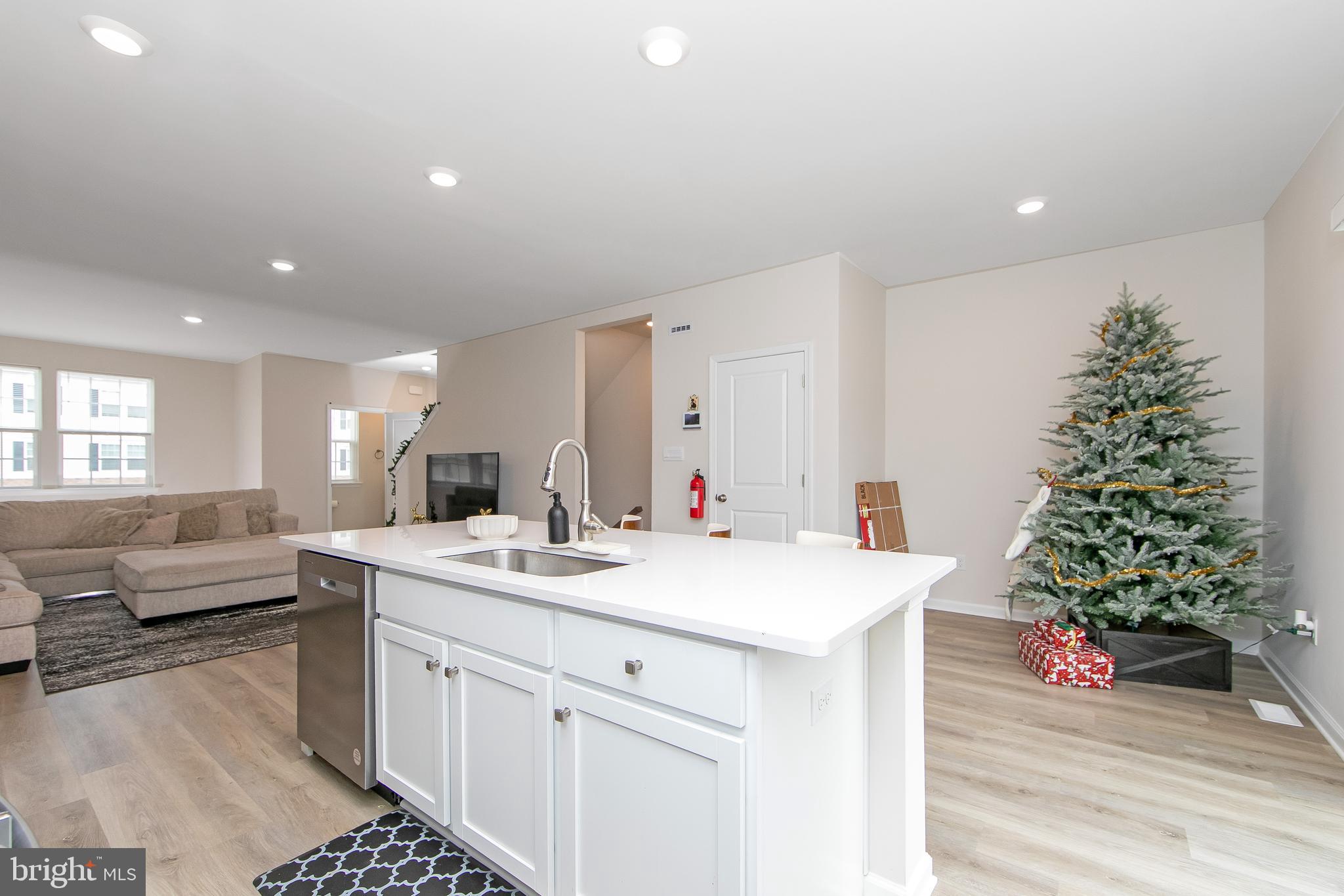 272 Macoun Way Glassboro, NJ 08028 - Photo 20 of 44 Eat-In Kitchen