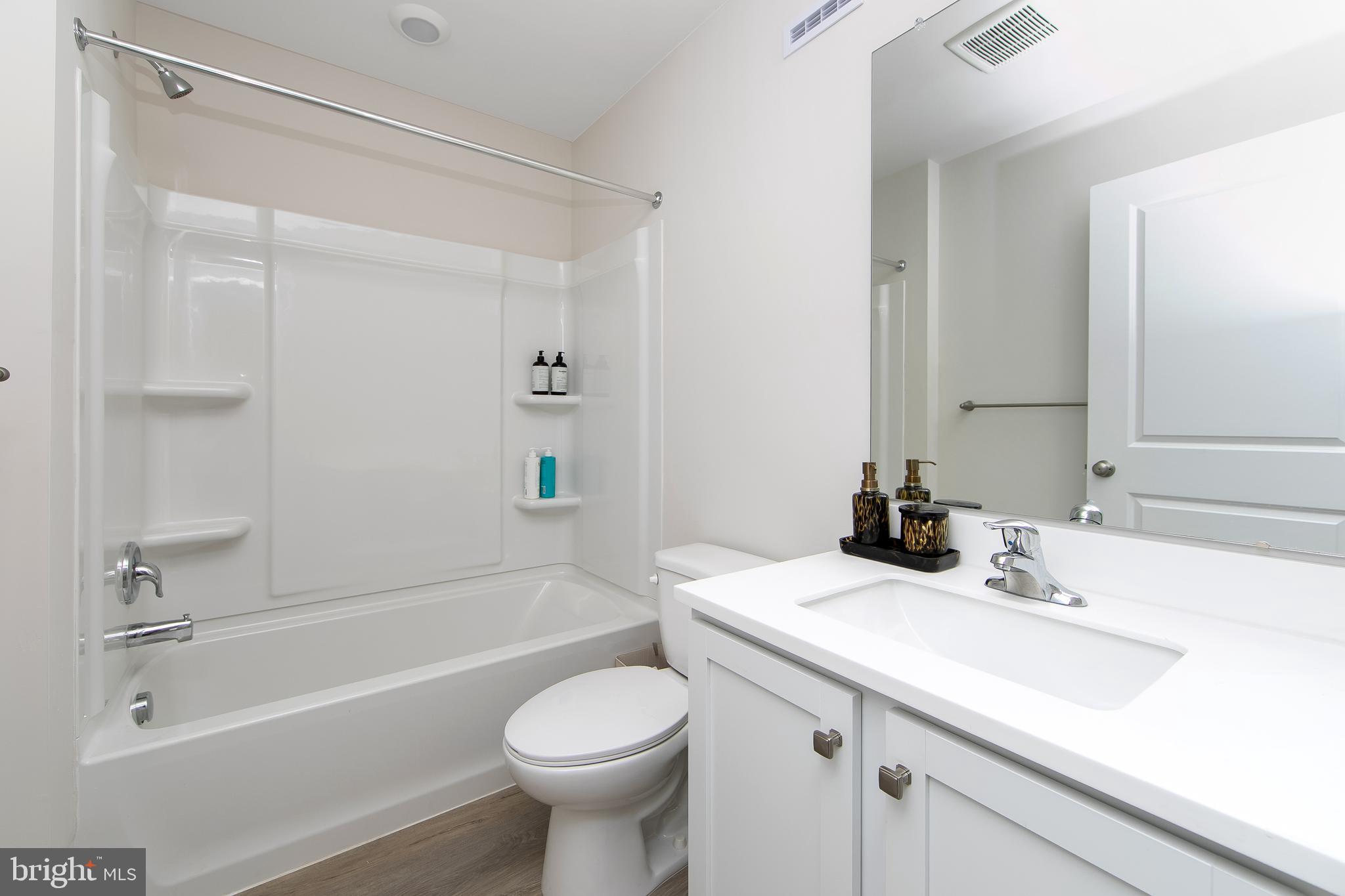 272 Macoun Way Glassboro, NJ 08028 - Photo 38 of 44 2nd Full Bathroom