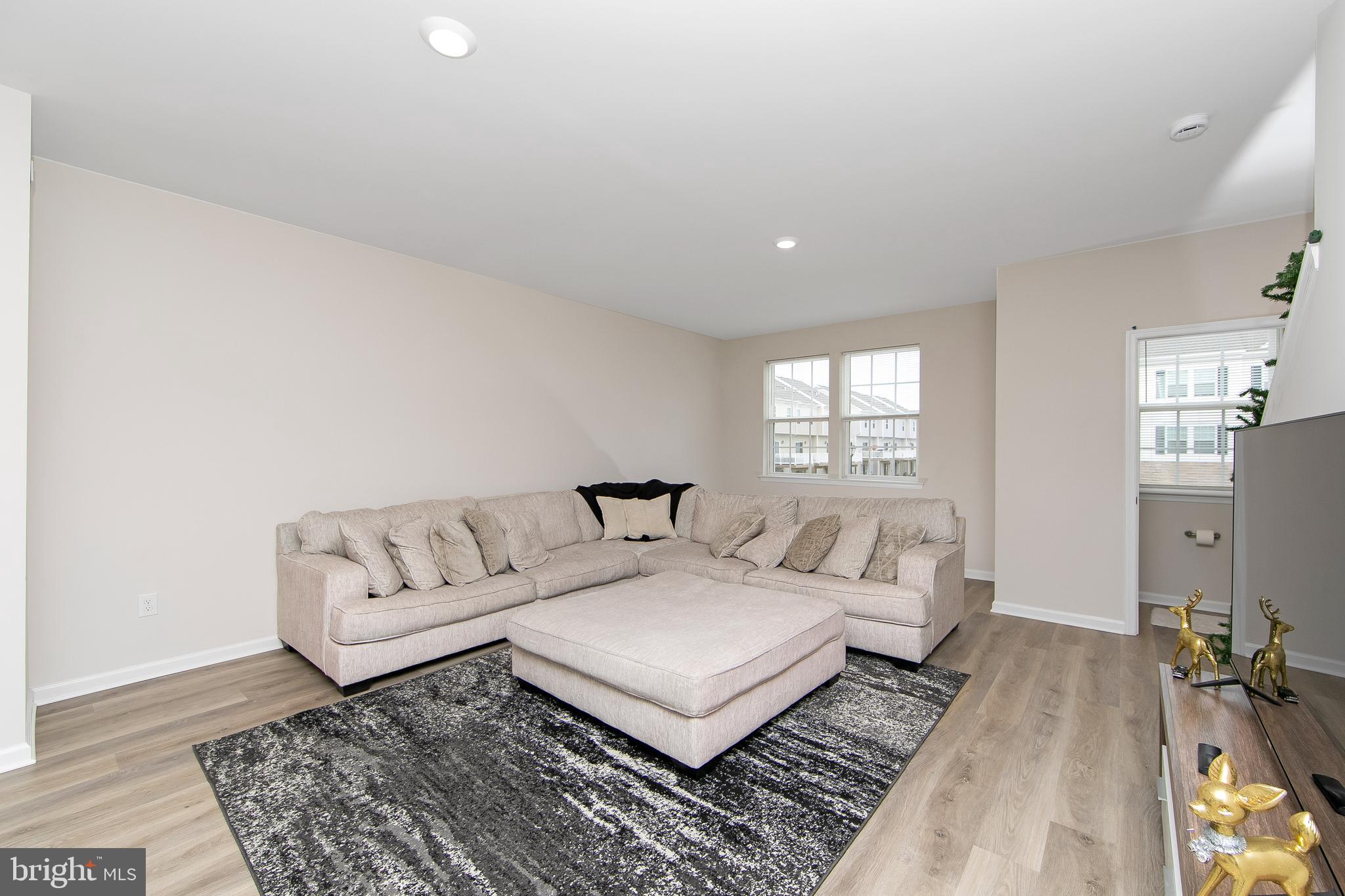 272 Macoun Way Glassboro, NJ 08028 - Photo 9 of 44 Living Room