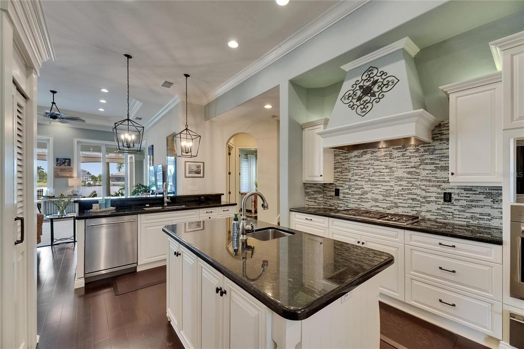 624 Balibay Road Apollo Beach, FL 33572 - Photo 20 of 99