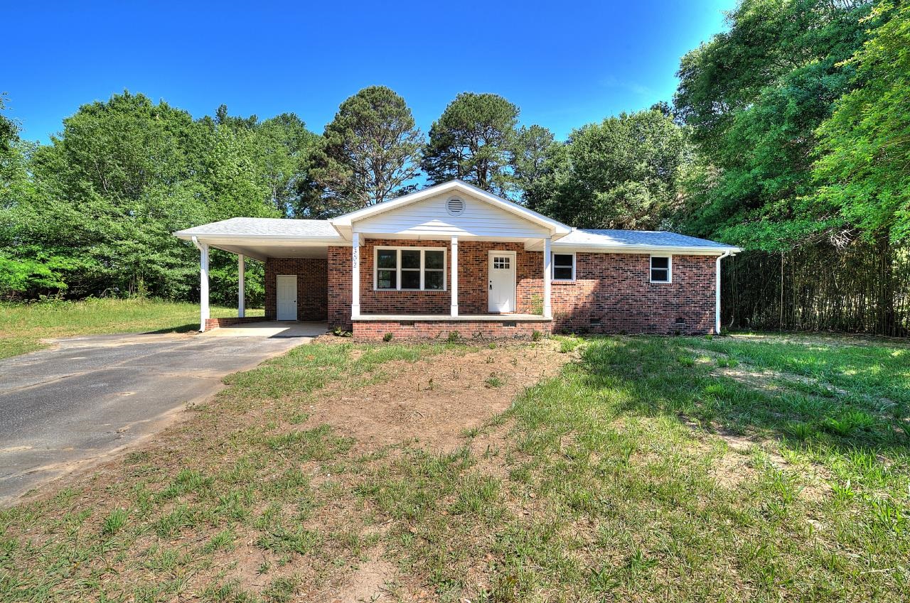 302 Thompson Road Chesnee, SC 29323 - Photo 1 of 37