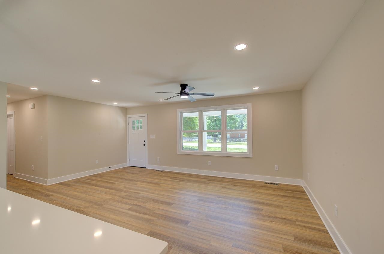 302 Thompson Road Chesnee, SC 29323 - Photo 16 of 37