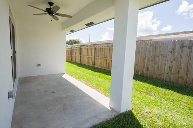 195 South 4th Street, Unit 2 Lantana, FL 33462 - Photo 11 of 12 Back covered porch