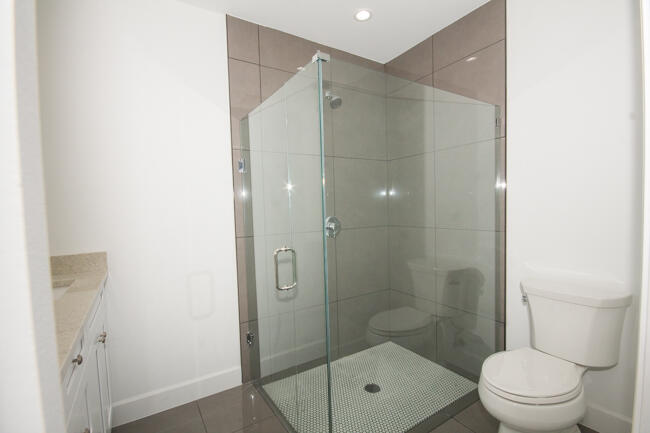 195 South 4th Street, Unit 2 Lantana, FL 33462 - Photo 6 of 12 Master bath