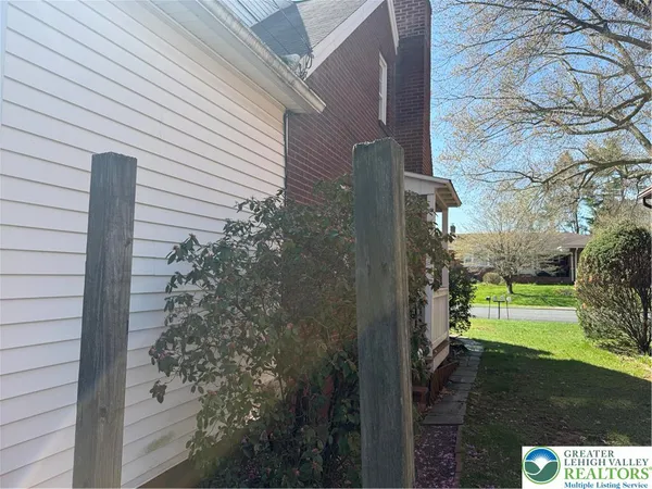 $250,000 | 8 Meadow Avenue, Tamaqua, PA 18252