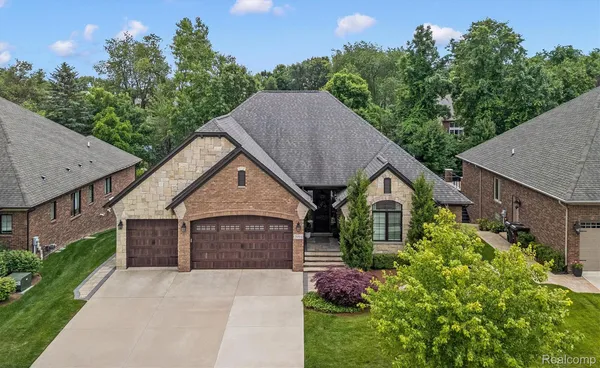 $699,000 | 2094 Westridge Drive, Utica, MI 48316