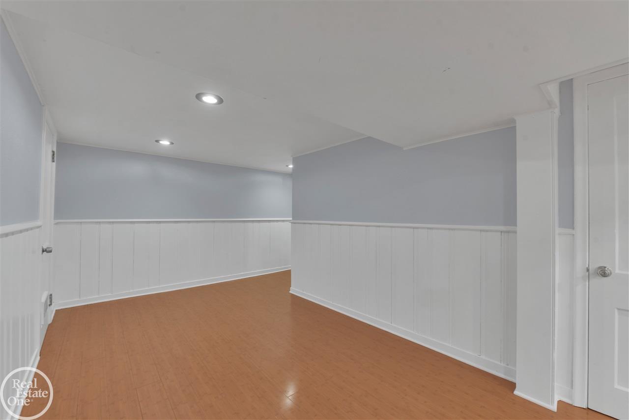 860 Shoreham Road Grosse Pointe Woods, MI 48236 - Photo 31 of 43