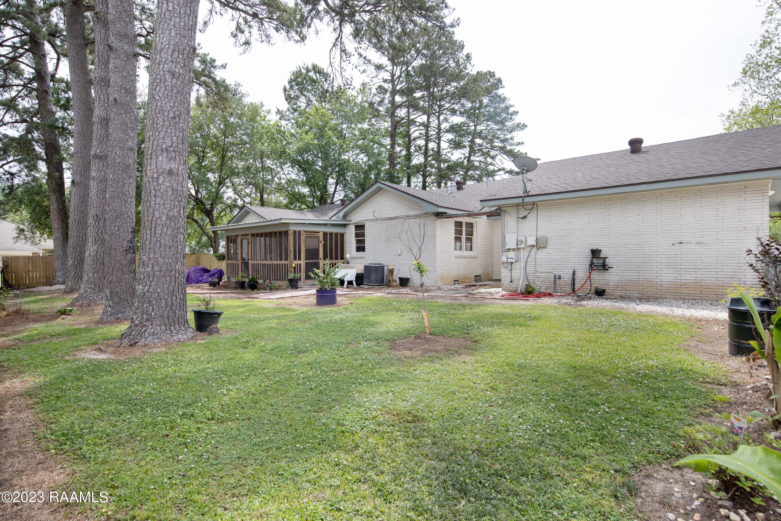 202 West Butcher Switch Road Lafayette, LA 70507 - Photo 26 of 30 202 W Butcher Switch Rd-29