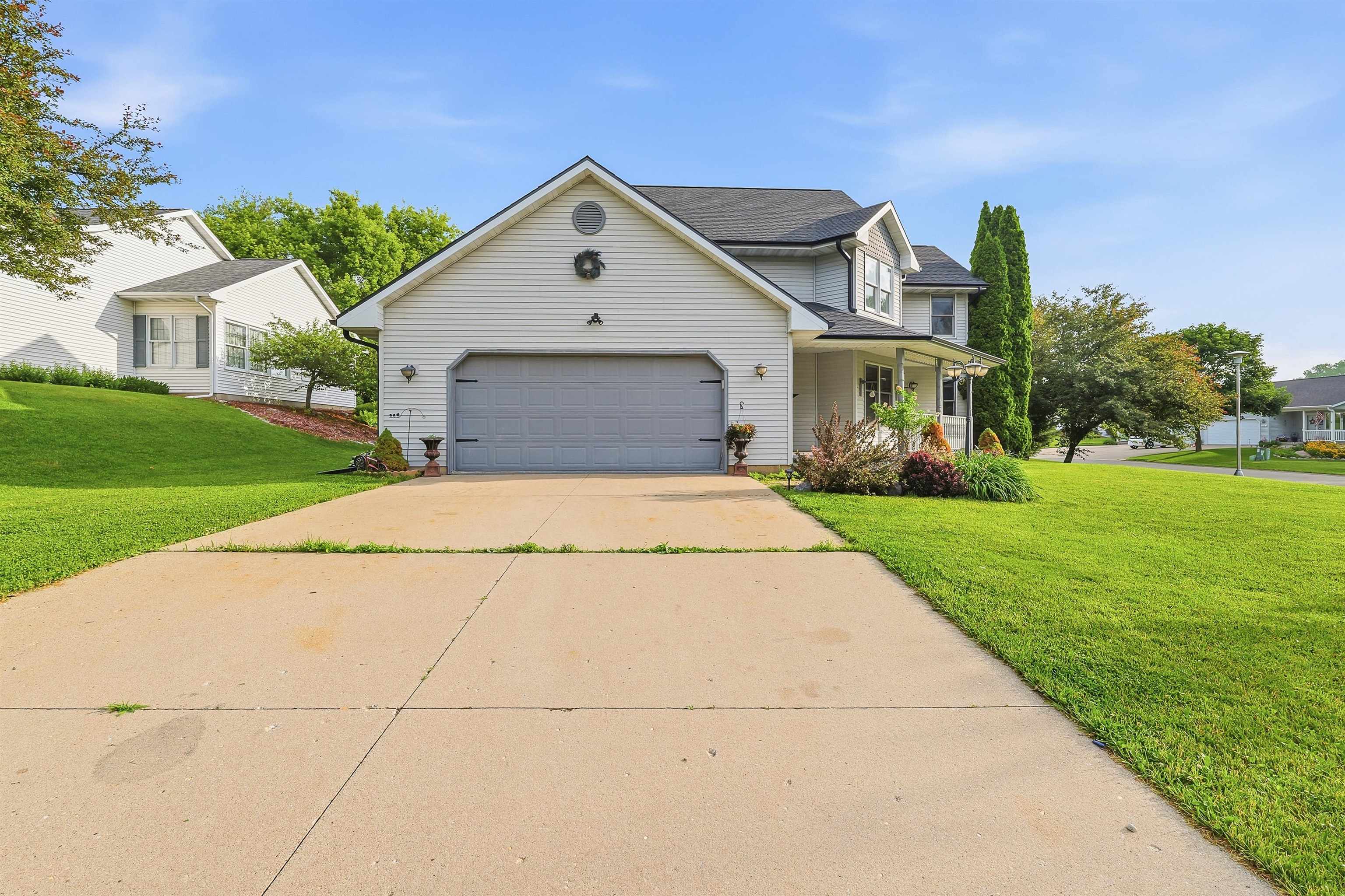 212 Webster Street Beaver Dam, WI 53916 - Photo 2 of 31