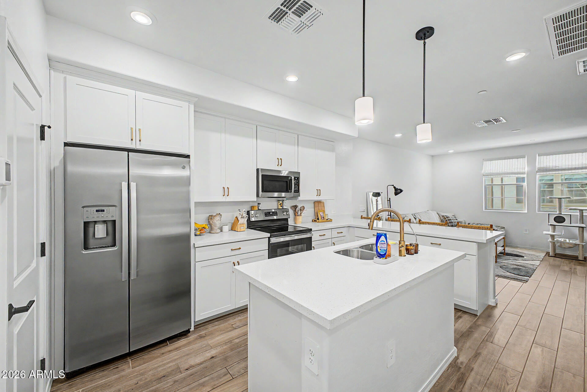 1821 East Bernie Lane, Unit 103 Gilbert, AZ 85295 - Photo 5 of 57 Kitchen