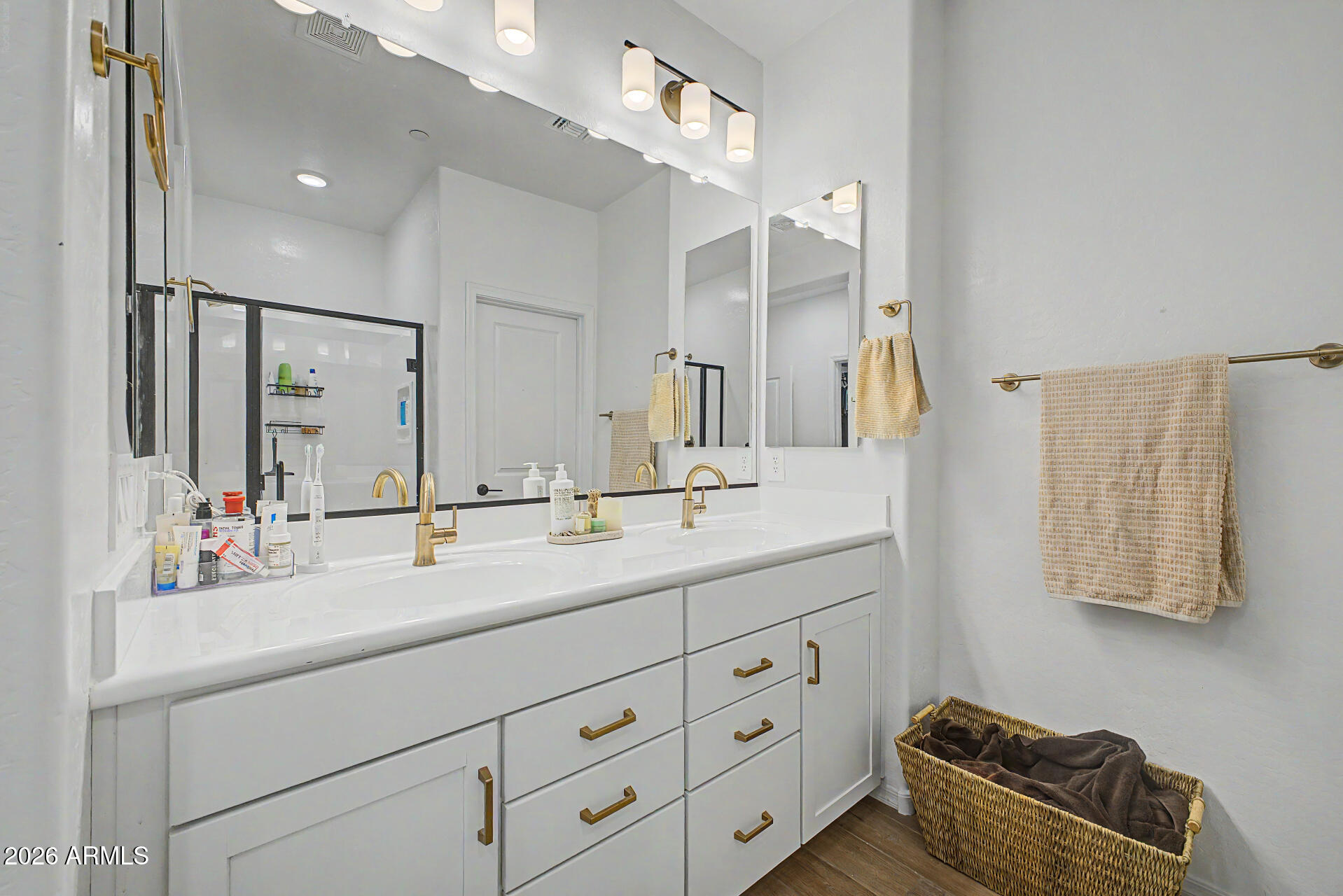 1821 East Bernie Lane, Unit 103 Gilbert, AZ 85295 - Photo 7 of 57 Owners Bathroom