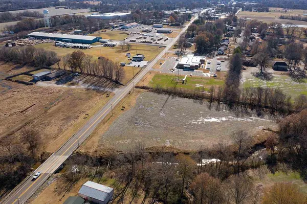 a view of a yard