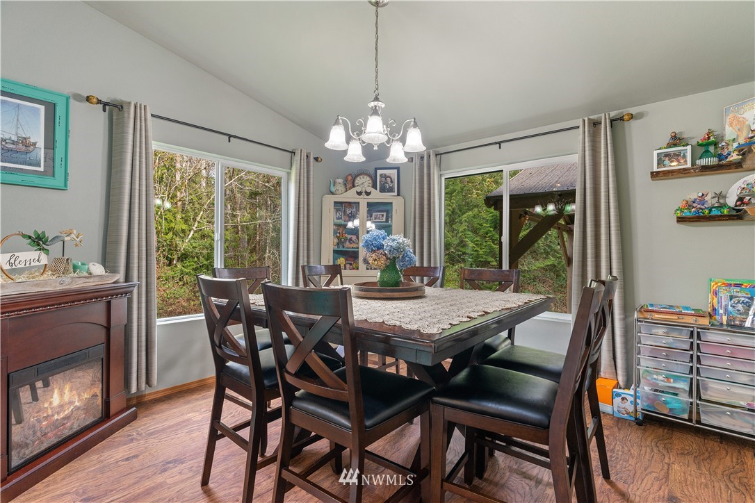 6425 Puget Beach Road Northeast Olympia, WA 98516 - Photo 12 of 39 Gallery Image 12
