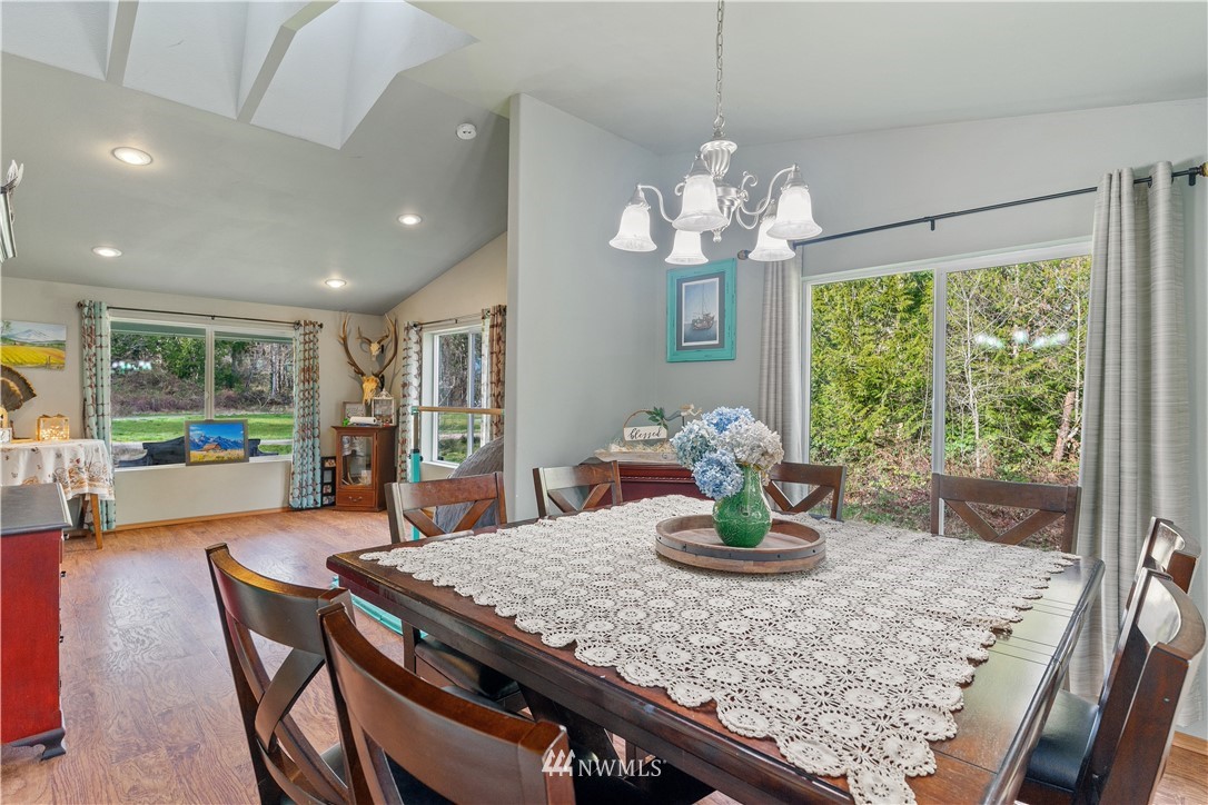 6425 Puget Beach Road Northeast Olympia, WA 98516 - Photo 13 of 39 Gallery Image 13