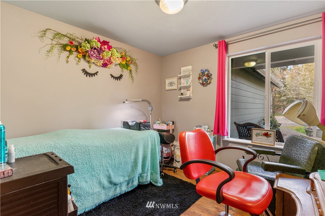 6425 Puget Beach Road Northeast Olympia, WA 98516 - Photo 23 of 39 Gallery Image 23