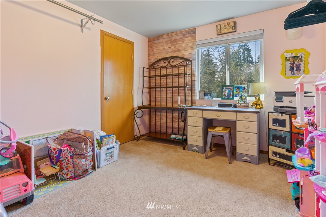 6425 Puget Beach Road Northeast Olympia, WA 98516 - Photo 27 of 39 Gallery Image 27