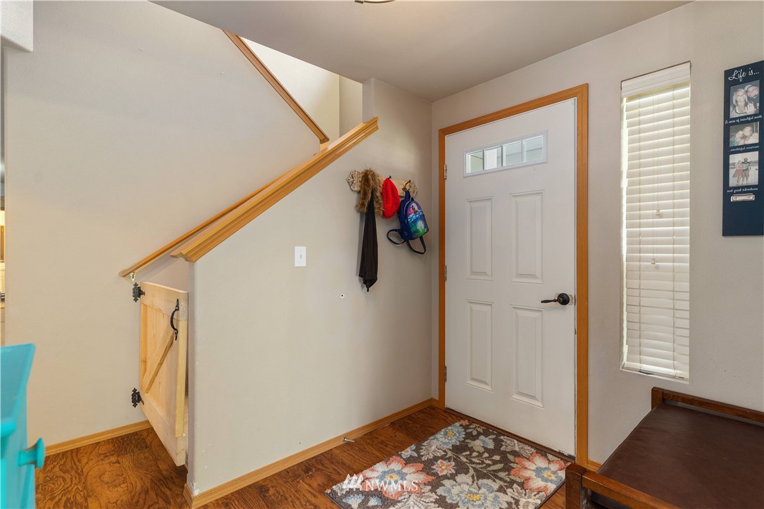6425 Puget Beach Road Northeast Olympia, WA 98516 - Photo 7 of 39 Gallery Image 7