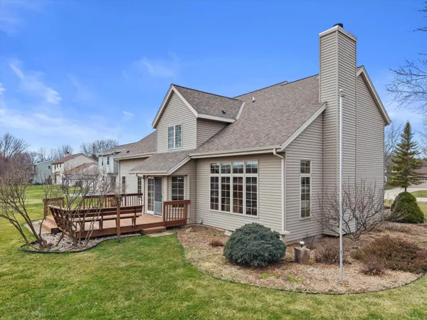 $639,900 | 26311 Dukleth Drive, Norway, WI 53185