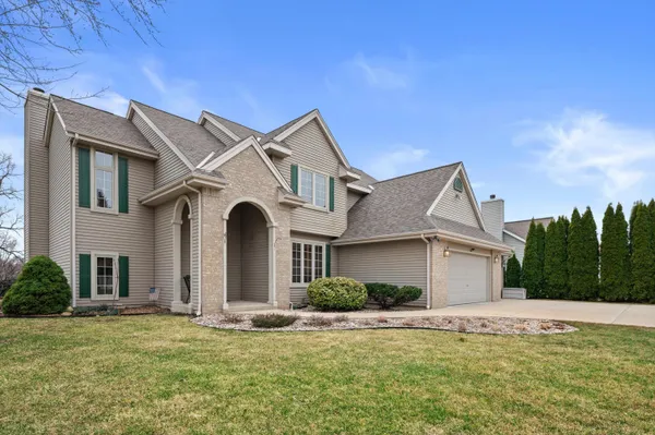 $639,900 | 26311 Dukleth Drive, Norway, WI 53185