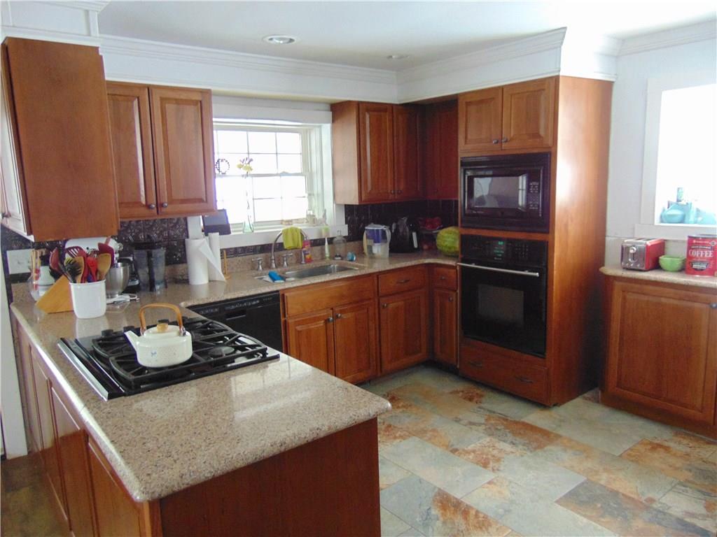 142 Center Loop Jefferson, PA 15344 - Photo 9 of 23