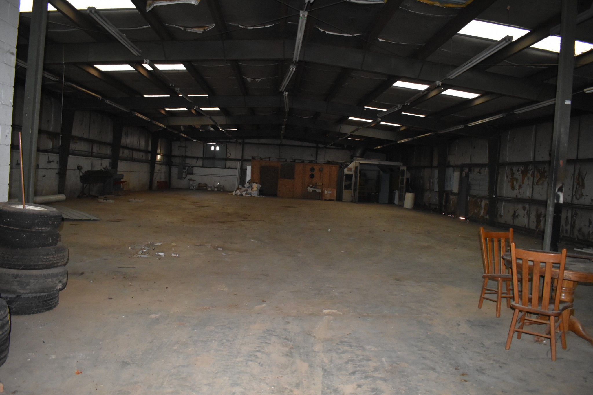 600 Lower Brownsville Road Jackson, TN 38301 - Photo 2 of 4 a view of a room with gym equipment