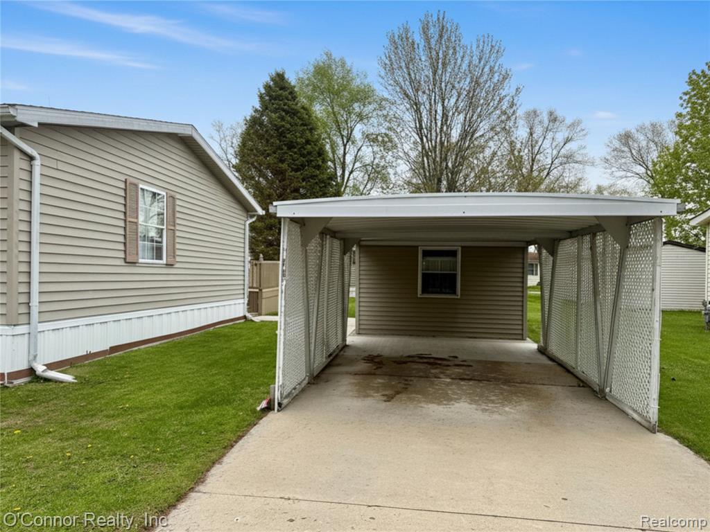 3333 Ravenswood Road, Unit 61 Marysville, MI 48040 - Photo 16 of 18