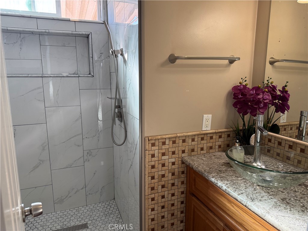 20683 Waalew Road, Unit B37 Apple Valley, CA 92307 - Photo 9 of 24