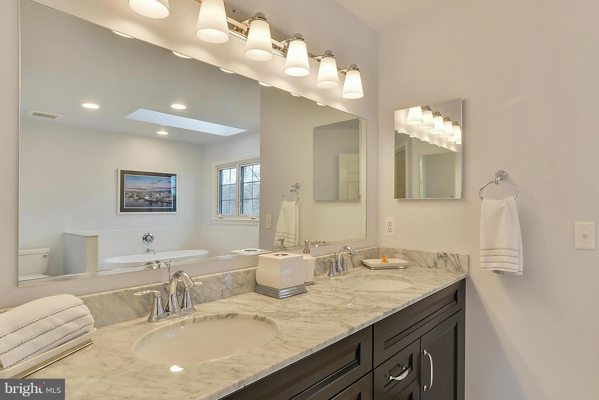 11867 Fawn Ridge Lane Reston, VA 20194 - Photo 16 of 30 Bath (Master)