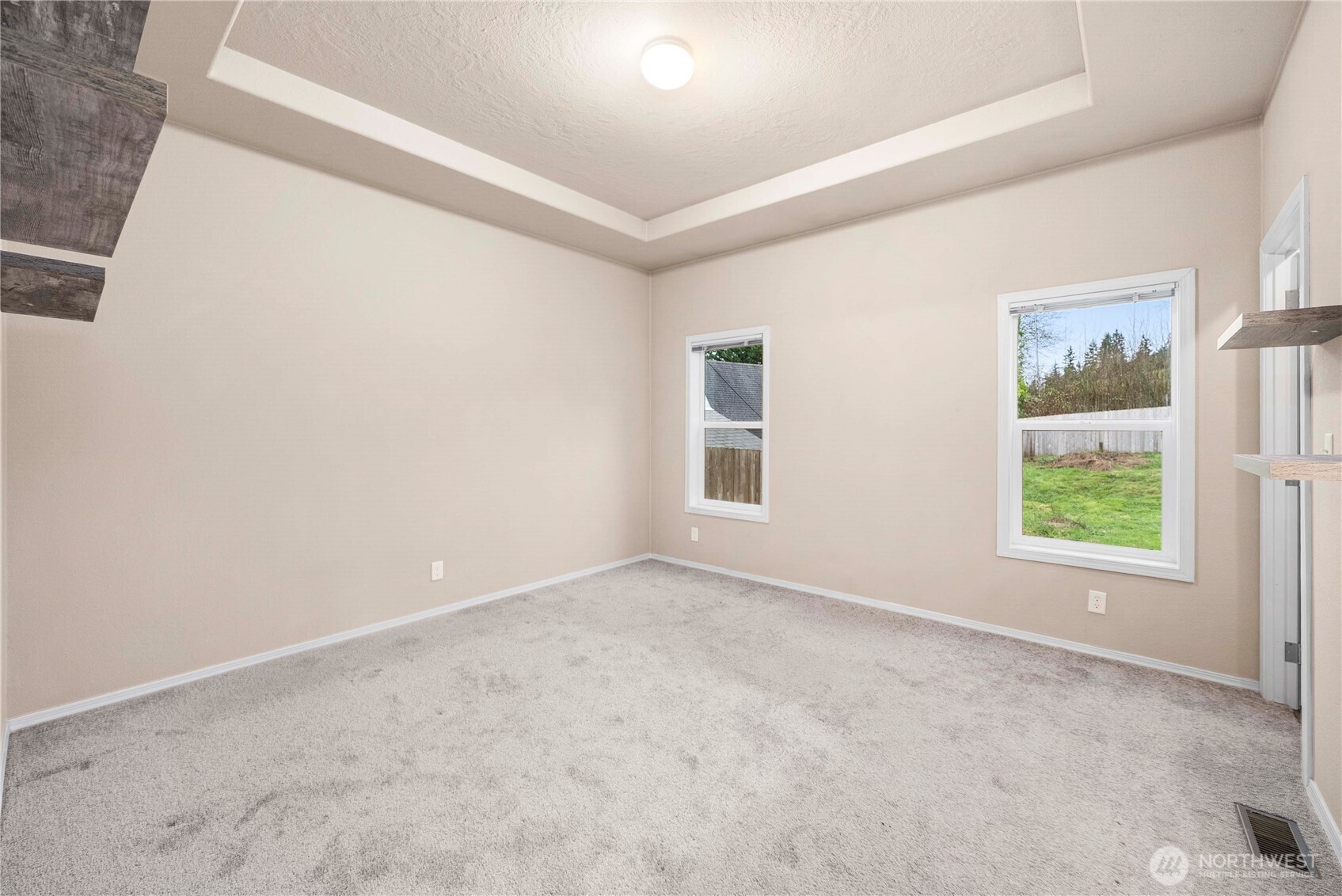 52 Southeast Spring Street Chehalis, WA 98532 - Photo 21 of 40 an empty room with windows