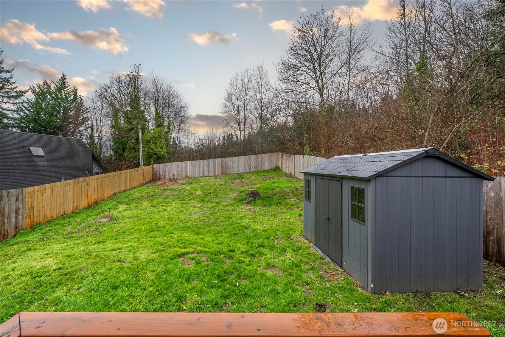 52 Southeast Spring Street Chehalis, WA 98532 - Photo 34 of 40 a view of a backyard with a cabin