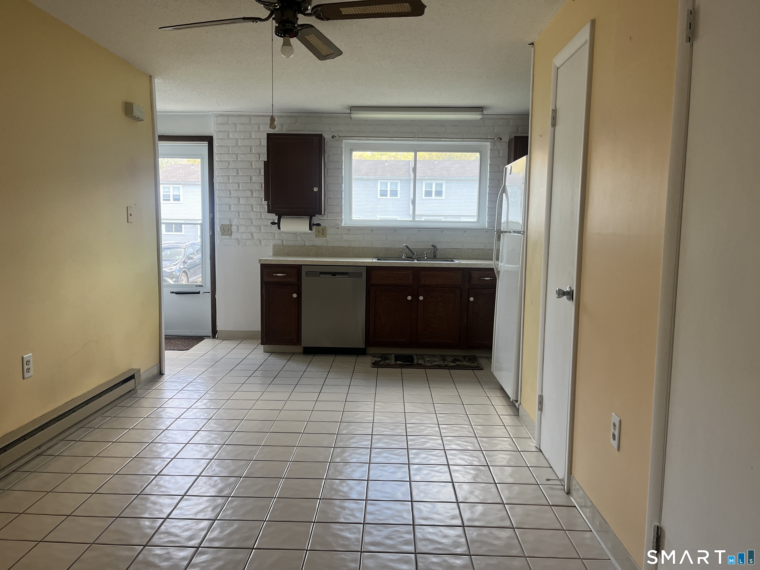 1081 New Haven Road, Unit 6C Naugatuck, CT 06770 - Photo 5 of 30