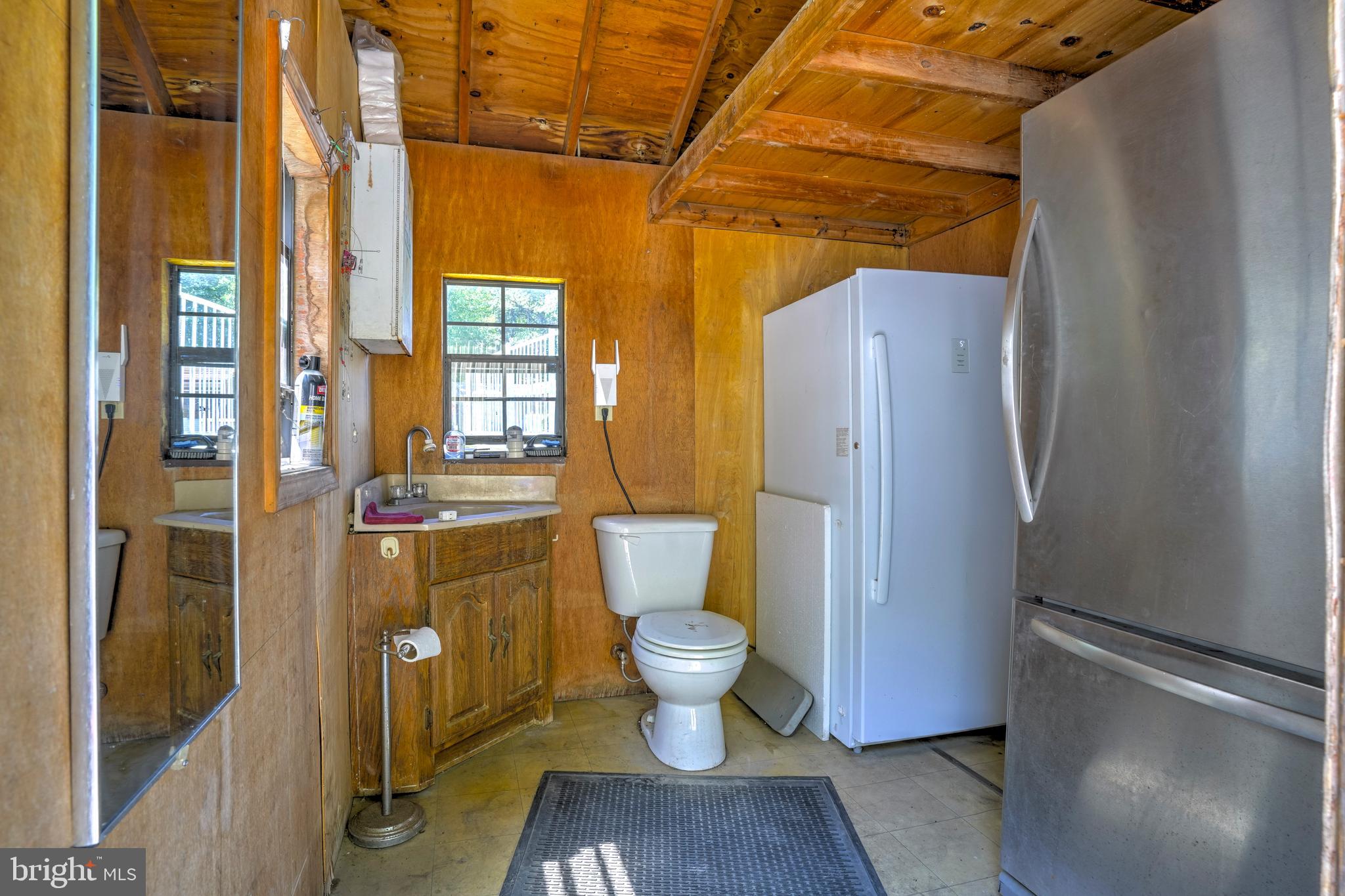 5123 Chalk Point Road West River, MD 20778 - Photo 35 of 42 1/2 bath attached to kennel
