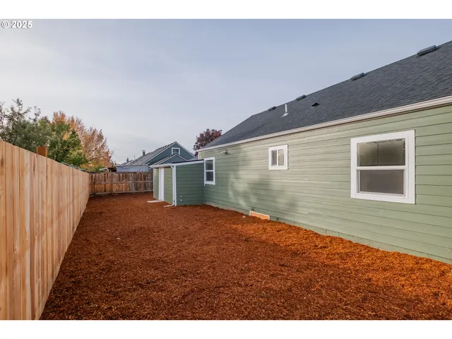 $370,000 | 2194 Vaughn Avenue Northeast, Salem, OR 97305