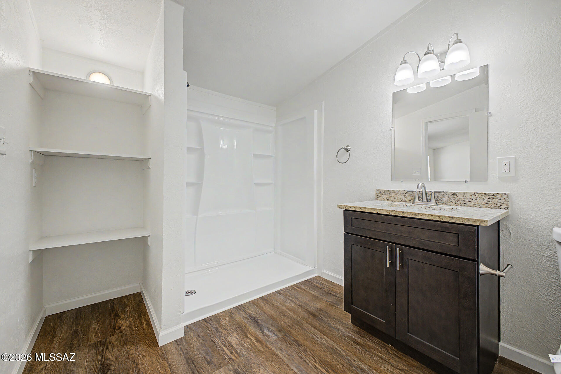 7850 South Worden Road Tucson, AZ 85735 - Photo 19 of 40 Primary Bathroom